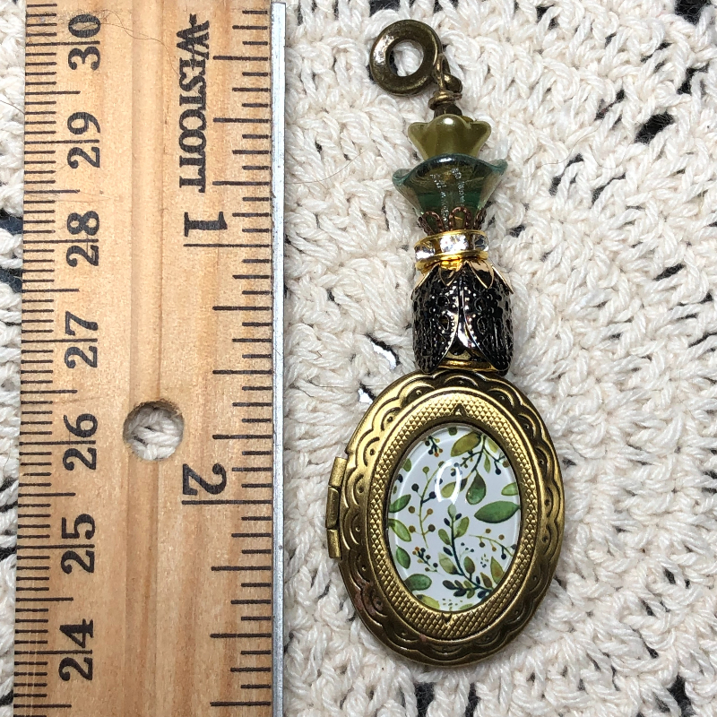 falling leaves, vintage locket necklace pendant