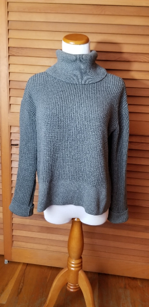 Vetta Capsule Cropped Mockneck Sweater - Grey, XS