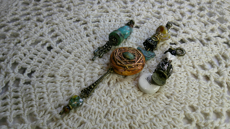 gift sets- bird with bird nest,  ceramic pendant soar,  turquoise nugget pendant