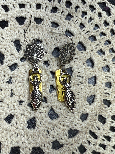 goddess of the sea charming earrings