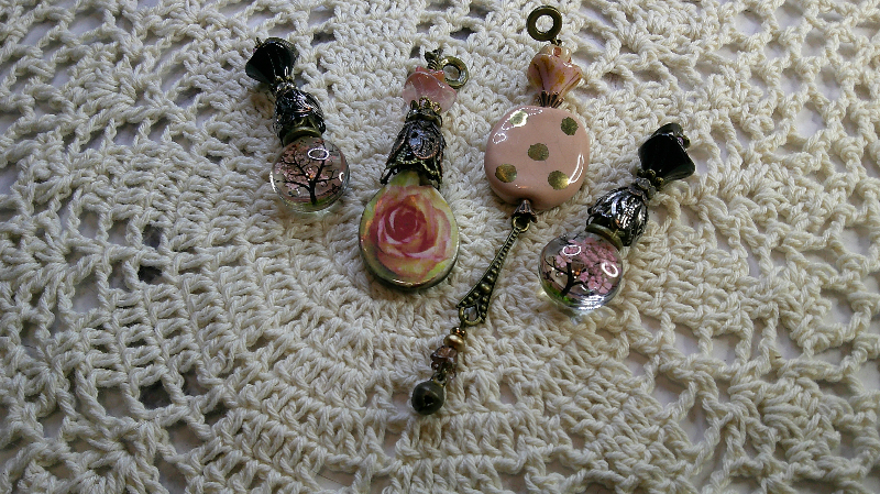 gift sets- pink trees, retro peach dot pendant, rose pendant