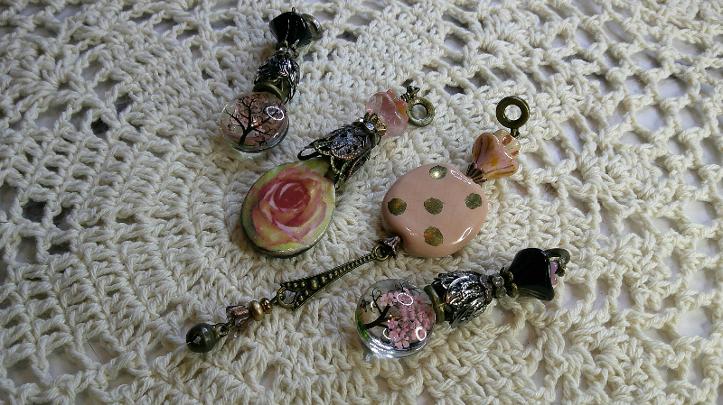 gift sets- pink trees, retro peach dot pendant, rose pendant