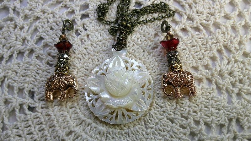 gift sets- mother of pearl  necklace & golden elephants