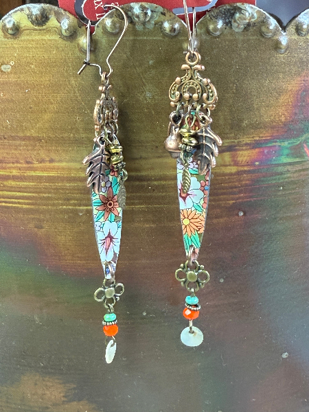 vintage floral tin, leaf earrings