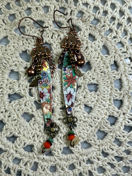 vintage floral tin, leaf earrings