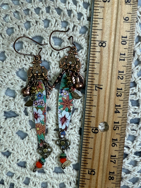 vintage floral tin, leaf earrings