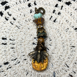 sweet honey bee-necklace pendant