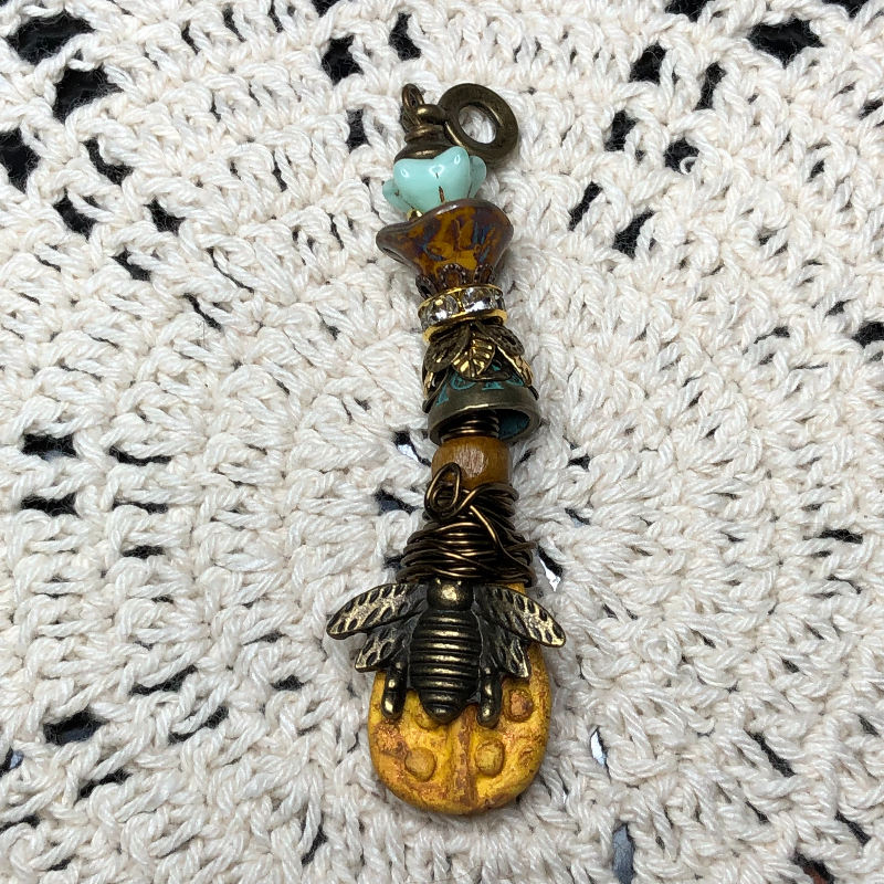 sweet honey bee-necklace pendant