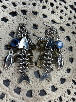 charming fish earrings