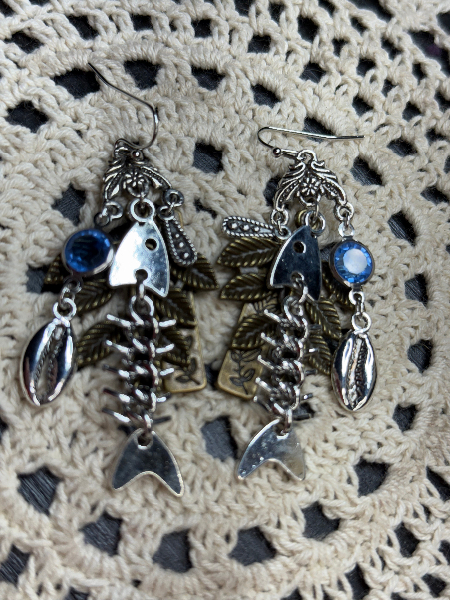 charming fish earrings