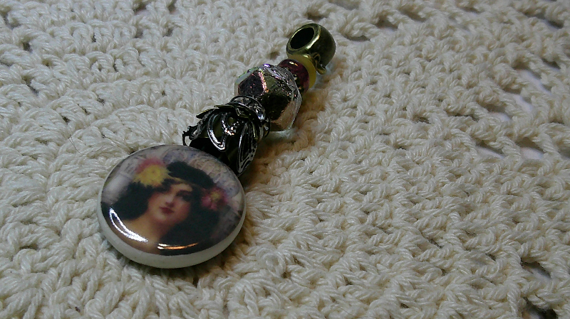 pendant-fabulously divine vintage-four