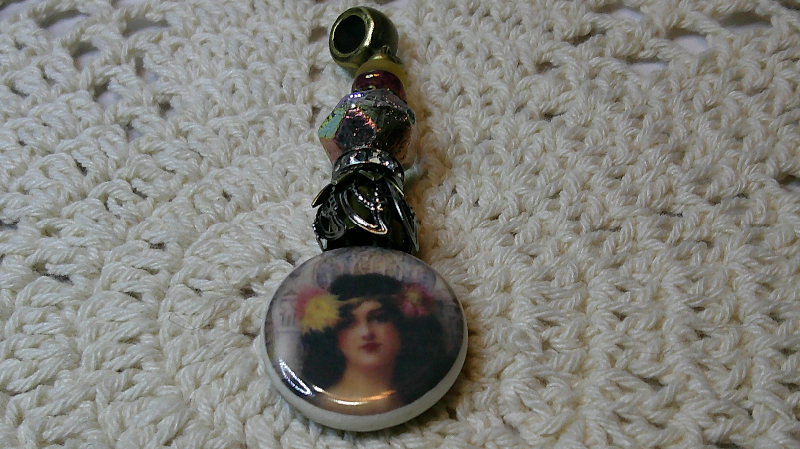 pendant-fabulously divine vintage-four