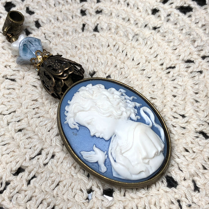 loving beauty of nature vintage cameo necklace pendant