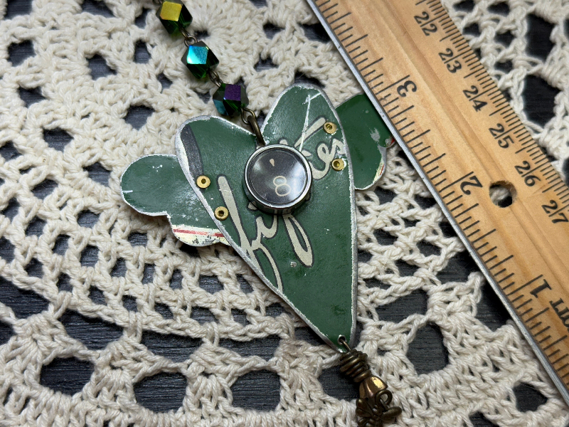 58 green winged heart vintage tin necklace