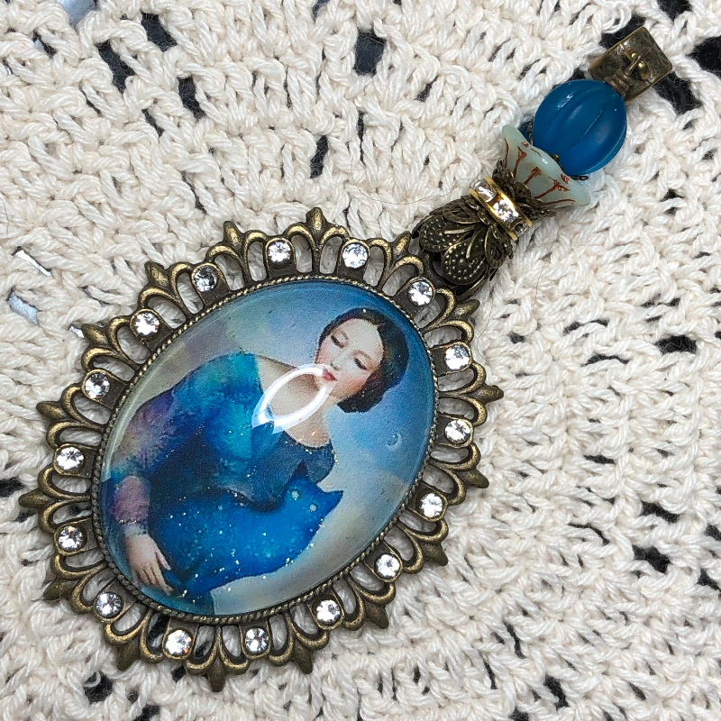 mia the magnificent & cat necklace pendant