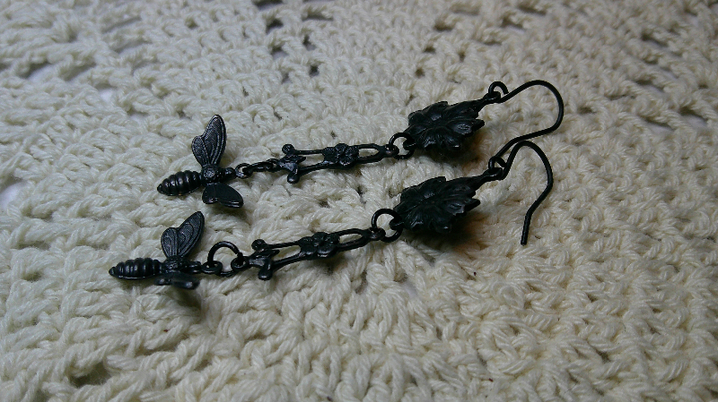 earrings-mystery keeper