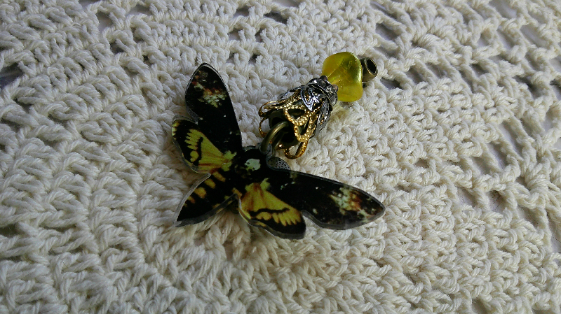 pendant-inner healing light-bee