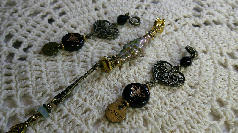 gift sets-goddess totem, two bee & heart pendants