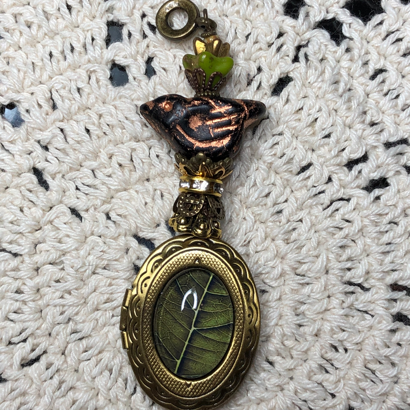 birds friend, vintage leaf necklace pendant