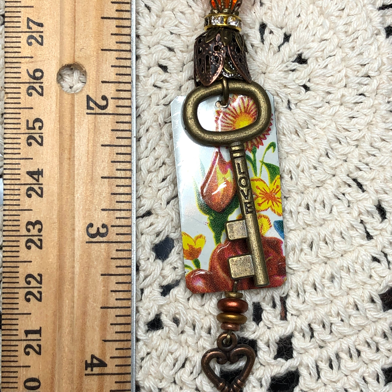 garden of roses vintage floral tin, key-necklace pendant