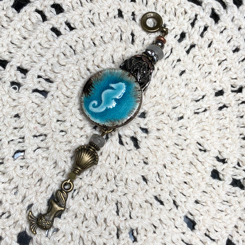 the deep blue ocean-ceramic seahorse necklace pendant