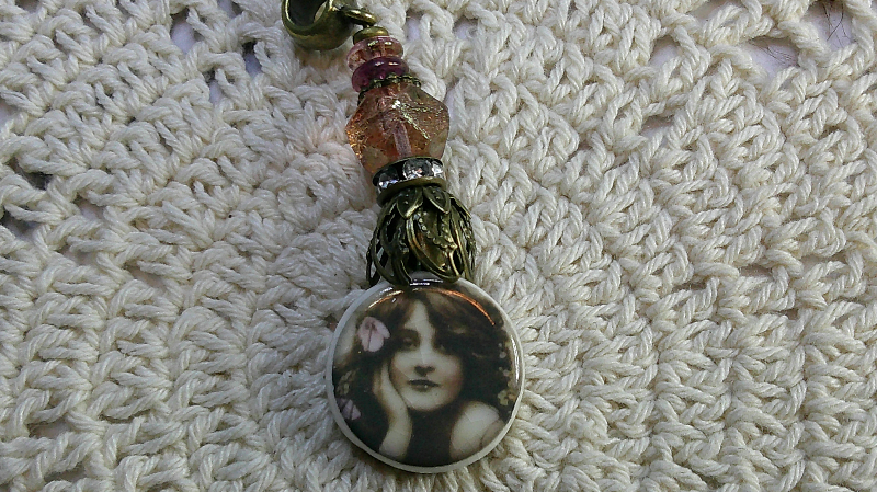 pendant- fabulously divine vintage-five