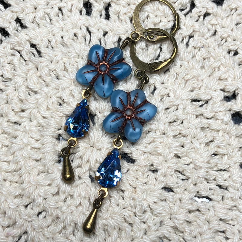 drops of blue-blue flower earrings