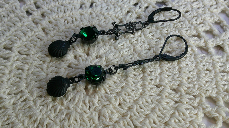 earrings-eclectic beach experience-brilliant deep green