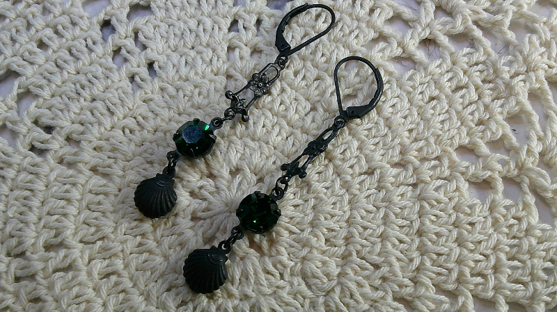 earrings-eclectic beach experience-brilliant deep green