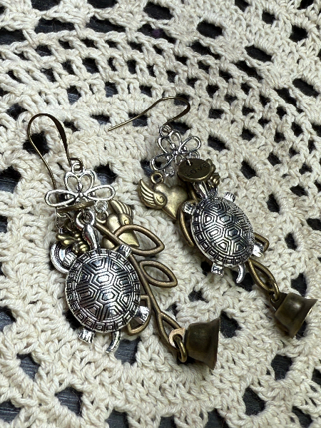turtle, charming earrings