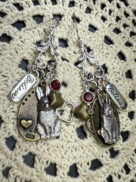 rabbit-charming earrings