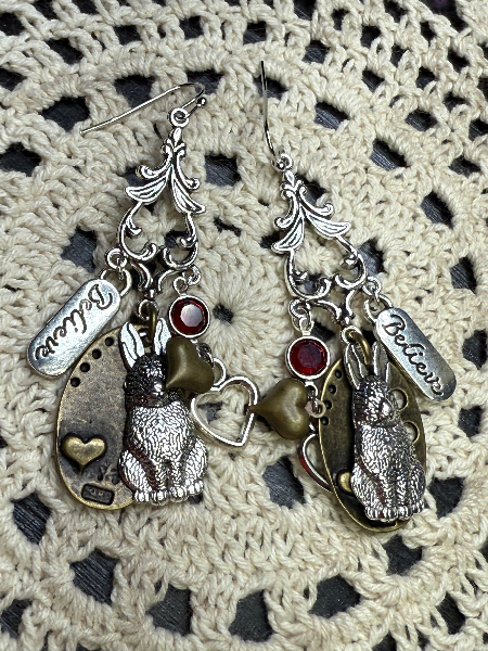 rabbit-charming earrings