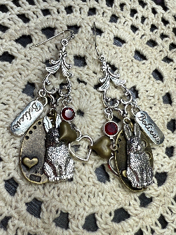 rabbit-charming earrings