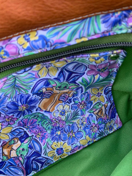 R103 Lily Man & Child