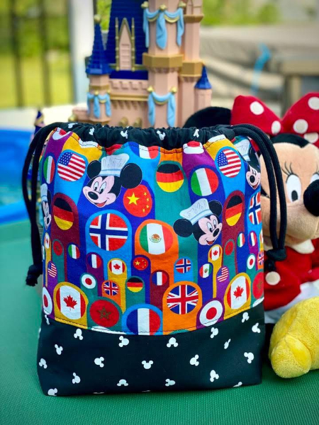R104 Chef Mouse Around The World SMALL SCALE
