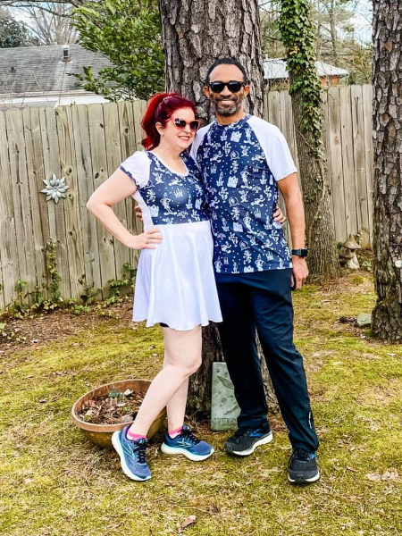 R103 Running With Character Monochrome LARGE SCALE