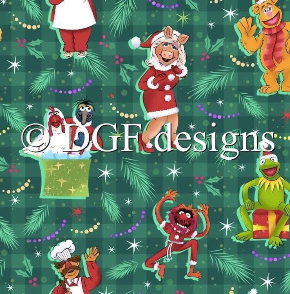 R105 Puppet Christmas SMALL SCALE