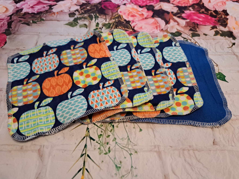 Set of 5: 7" X 7" Apples Flannel Wipes