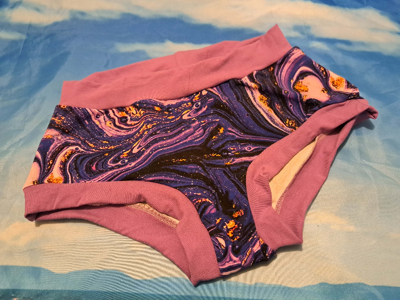 Medium Purple Marble Boy Short Scrundies