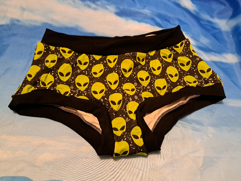 XL Alien Boy Short Scrundies