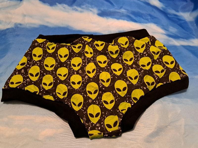 XL Alien Boy Short Scrundies