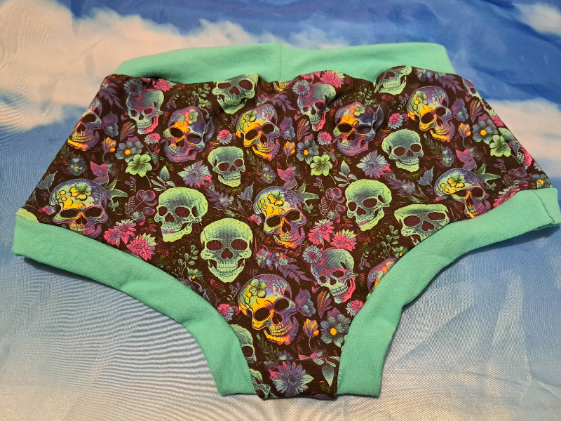 Large Skull Boy Short Scrundies