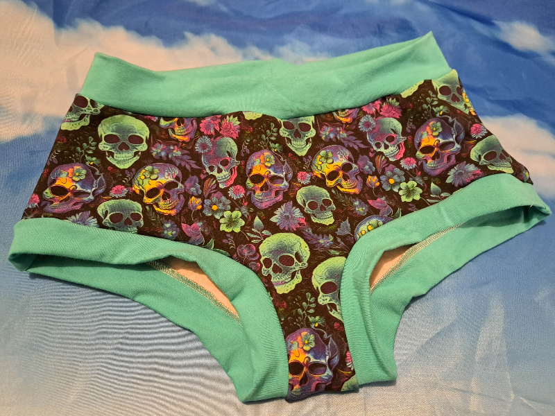 Large Skull Boy Short Scrundies