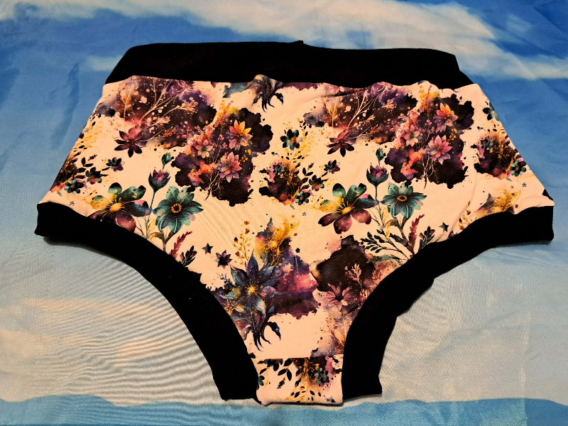 Large Mystic Flower Boy Short Scrundies