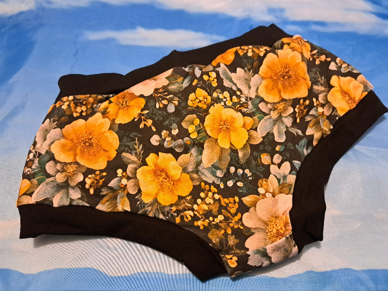 Medium Mystic Floral Boy Shorts Scrundies