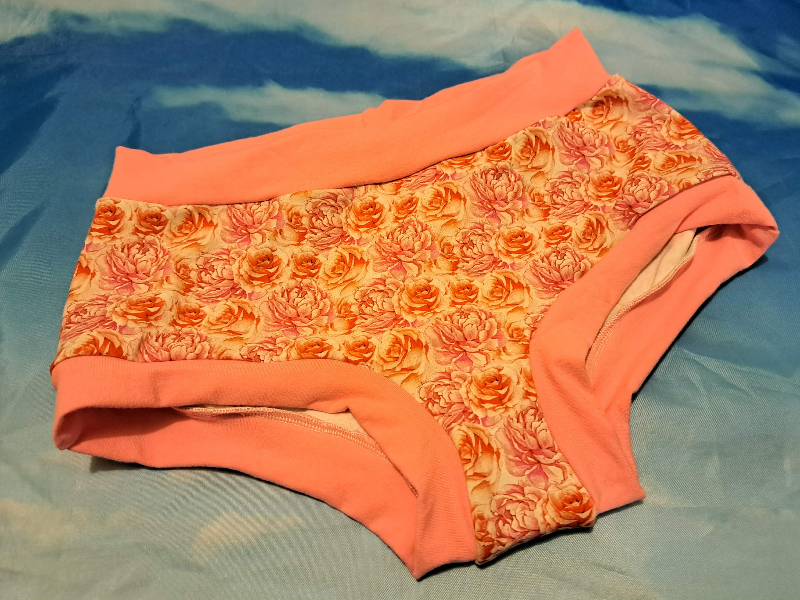 Medium Flower Boy Short Scrundies