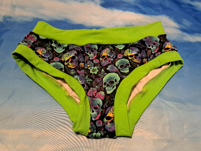 Large Skull Brief Scrundies