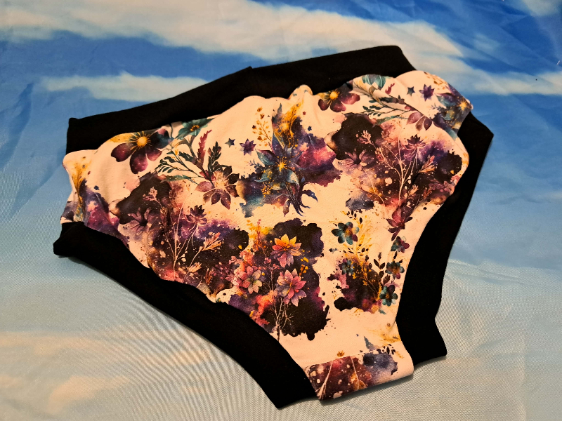 Medium Mystic Flower Brief Scrundies