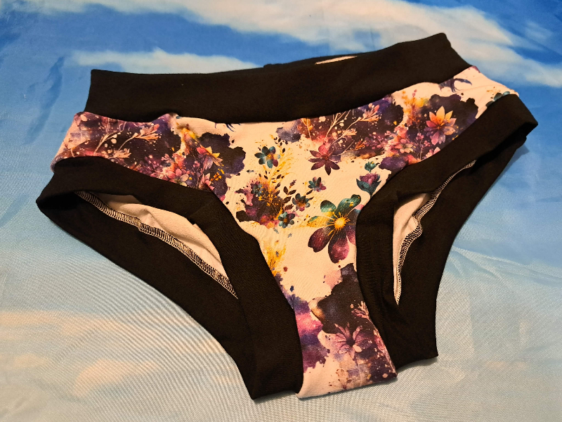 Medium Mystic Flower Brief Scrundies